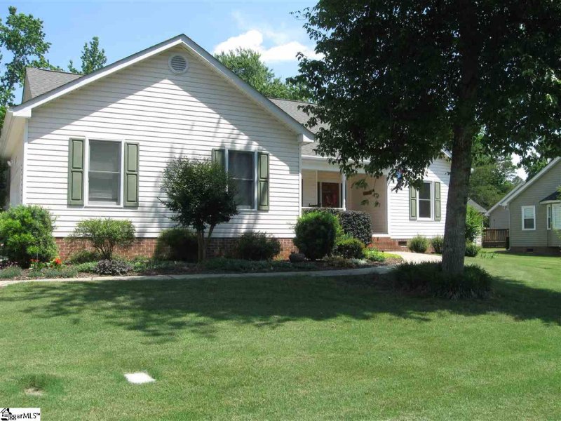 Property image 3 at 525 Wemberly Lane, Simpsonville, SC 29681