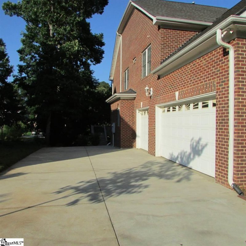 Property image 3 at 106 Nottinghill Court, Simpsonville, SC 29681