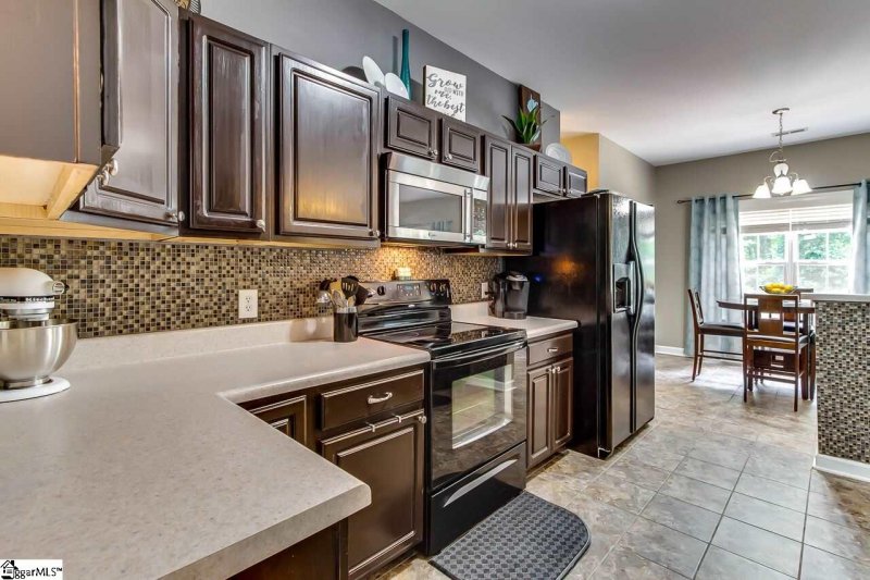 Property image 4 at 102 Cascade Drive, Greer, SC 29651