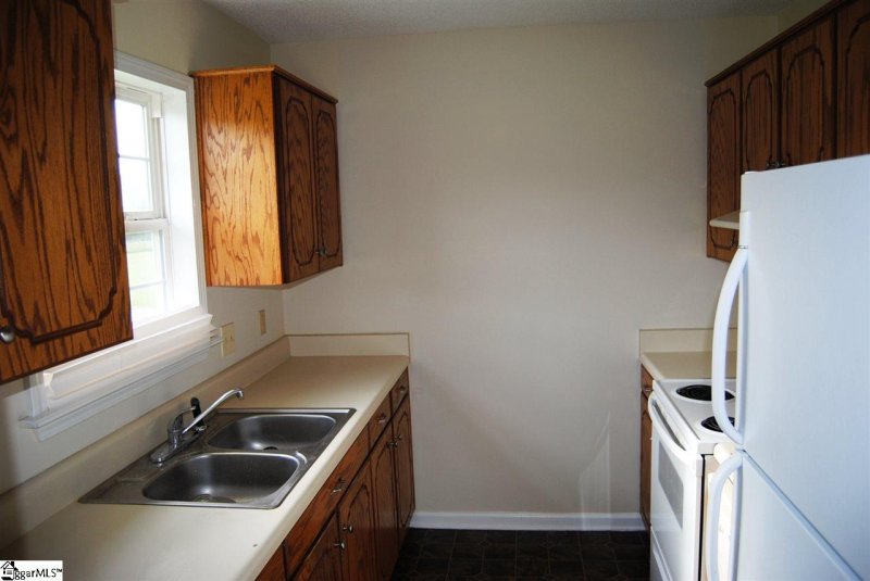 Property image 5 at 111 Essex Drive, Clinton, SC 29325