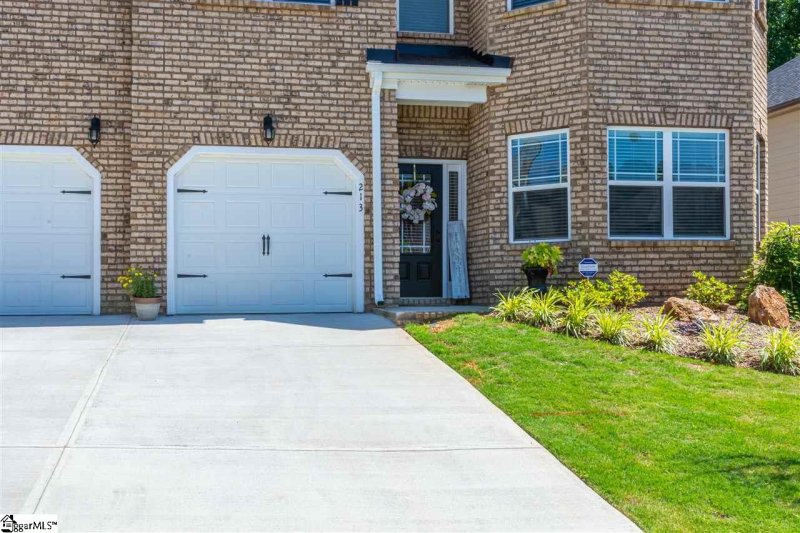 Property image 2 at 213 Mansfield Lane, Greer, SC 29650