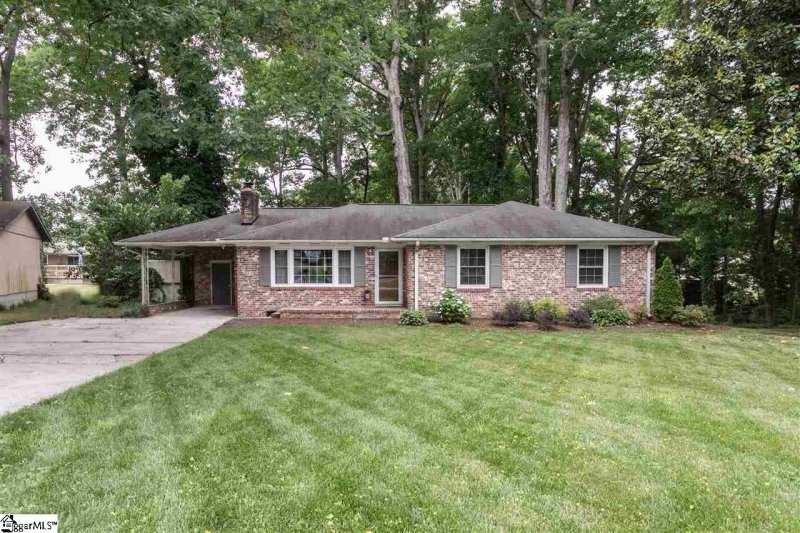 Property image 2 at 202 Longwood Drive, Taylors, SC 29687