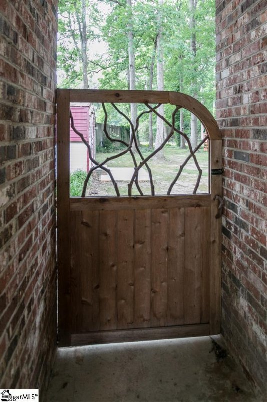 Property image 3 at 202 Longwood Drive, Taylors, SC 29687