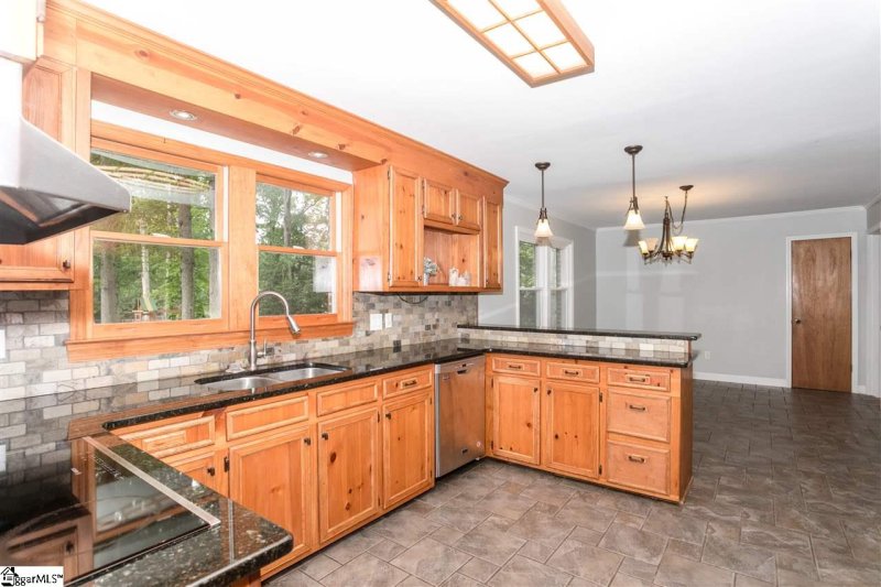 Property image 5 at 202 Longwood Drive, Taylors, SC 29687