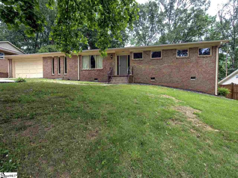 Property image 2 at 109 Wood Heights Avenue, Taylors, SC 29687