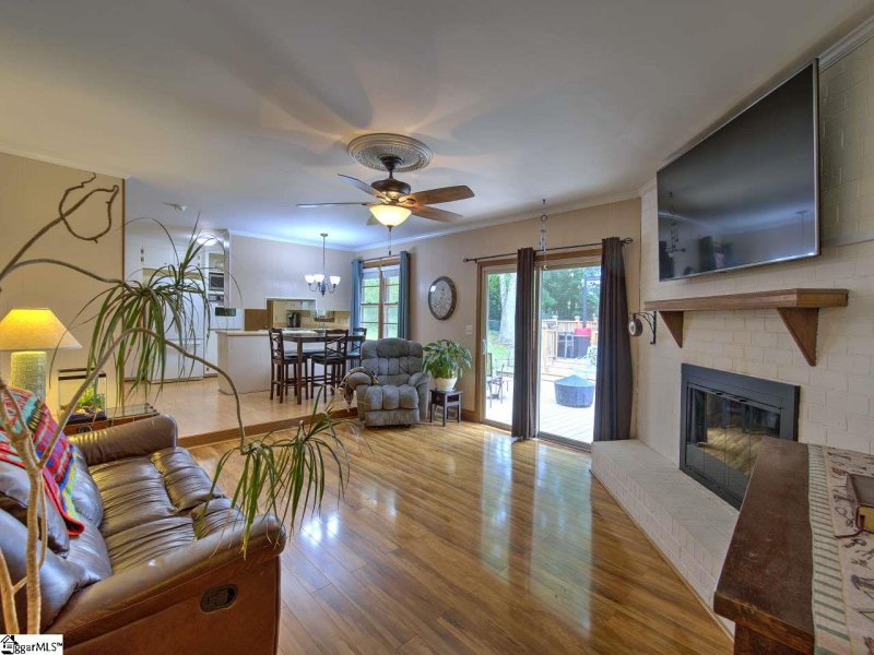 Property image 5 at 109 Wood Heights Avenue, Taylors, SC 29687