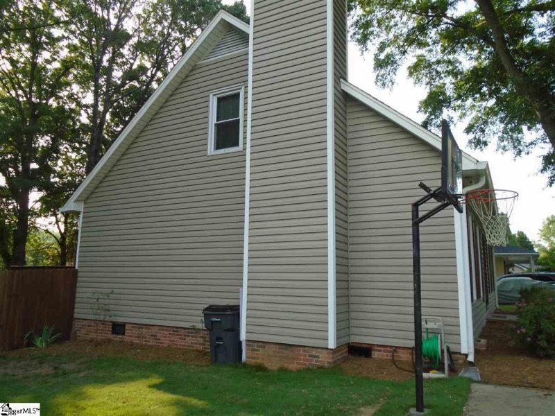 Property image 2 at 200 Woodview Drive, Taylors, SC 29687