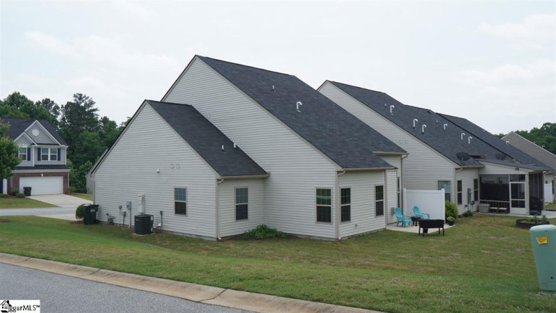 Property image 3 at 338 Bellerive Drive, Duncan, SC 29334