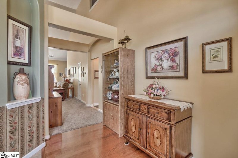 Property image 3 at 101 Roberts Hill Drive, Taylors, SC 29687