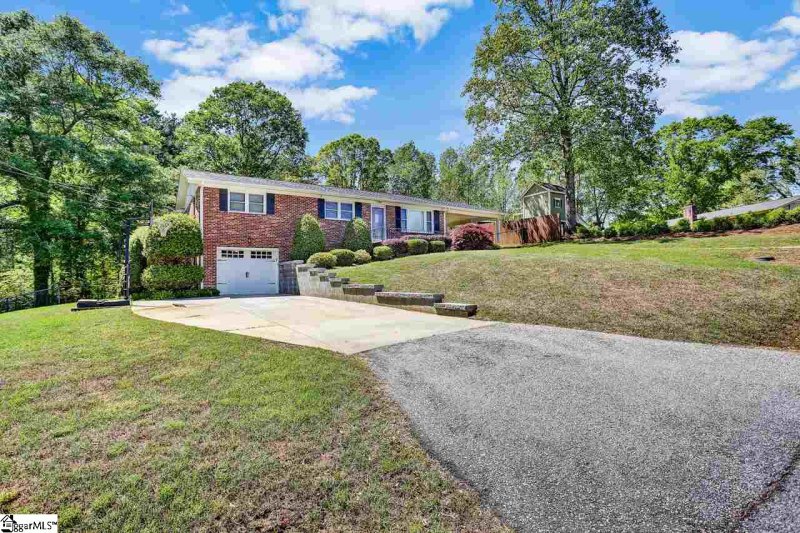 Property image 3 at 6 Harbor Drive, Greenville, SC 29611