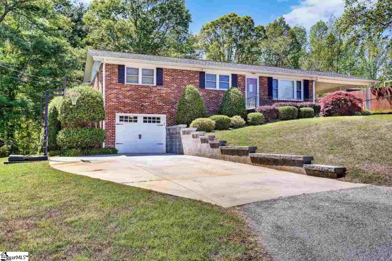 Property image 4 at 6 Harbor Drive, Greenville, SC 29611