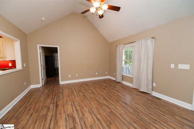 Property image 2 at 105 Caroway Court, Spartanburg, SC 29303