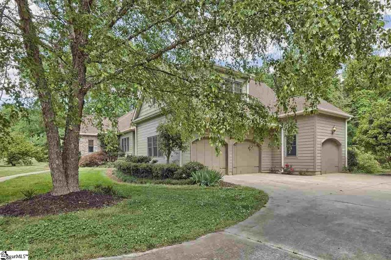 Property image 2 at 10 Dawson Road, Greenville, SC 29609