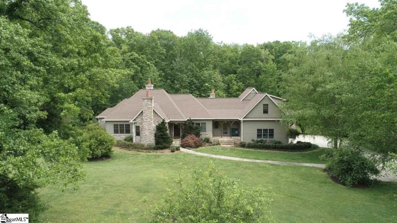 Property image 3 at 10 Dawson Road, Greenville, SC 29609