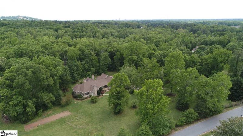 Property image 4 at 10 Dawson Road, Greenville, SC 29609