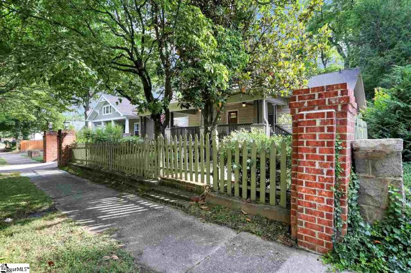 Property image 2 at 910 Hampton Avenue, Greenville, SC 29601