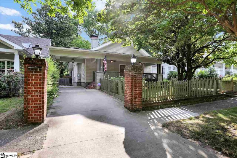 Property image 3 at 910 Hampton Avenue, Greenville, SC 29601