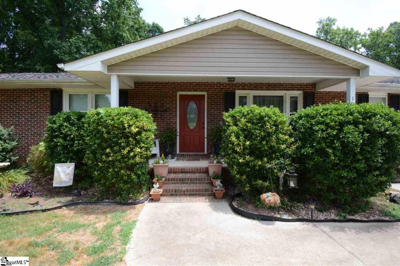 Property image 2 at 104 Cascade Drive, Greer, SC 29651