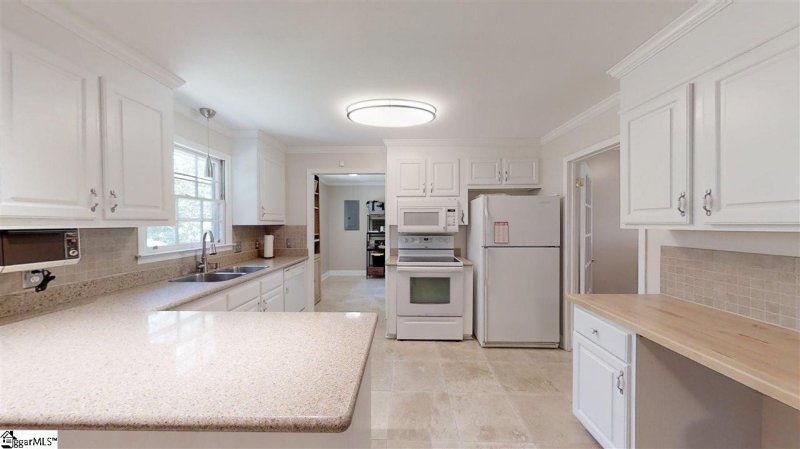 Property image 3 at 20 Dawnwood Drive, Greenville, SC 29615