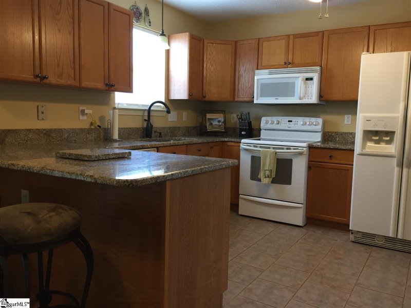 Property image 2 at 27 Michell Drive, Taylors, SC 29687