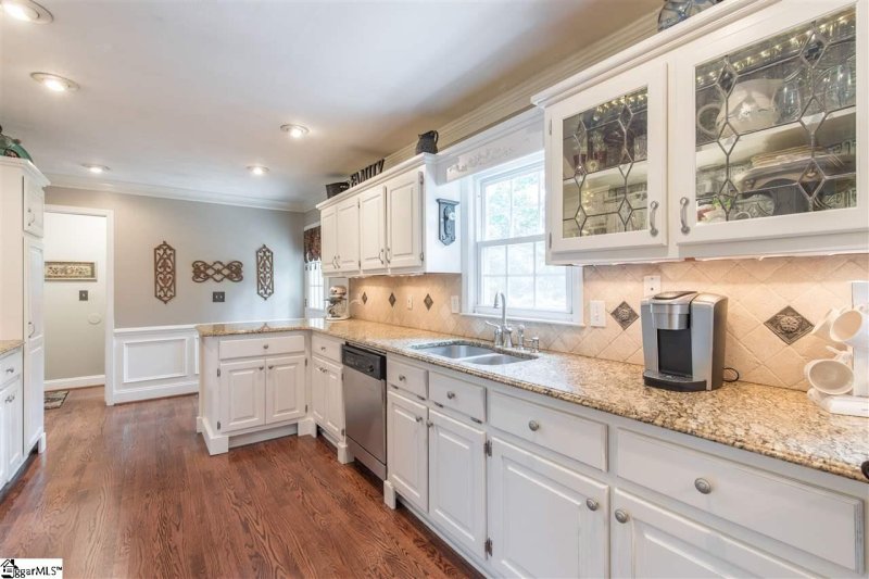 Property image 2 at 502 Lancelot Drive, Simpsonville, SC 29681