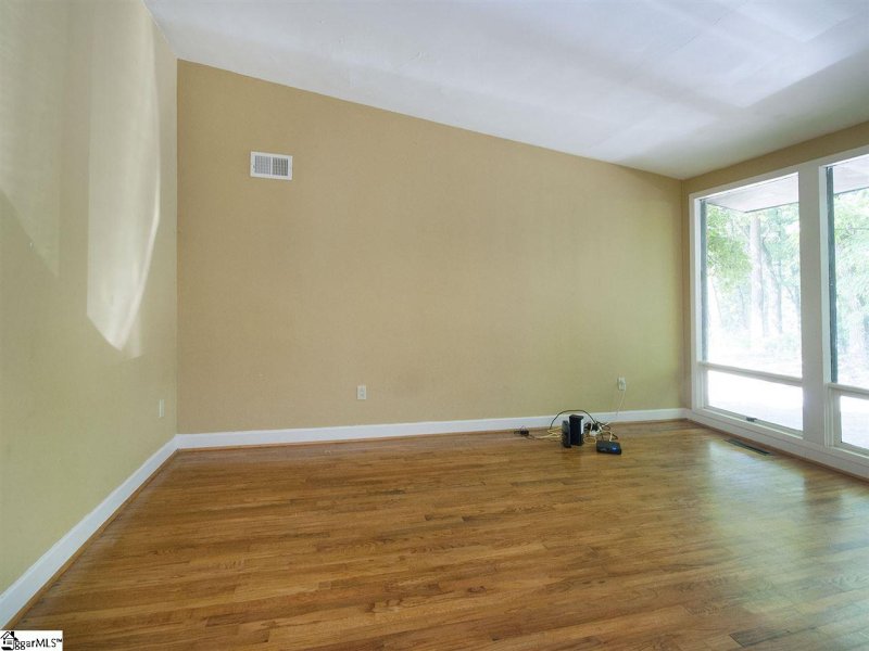 Property image 2 at 312 Fairview Drive, Greenville, SC 29609