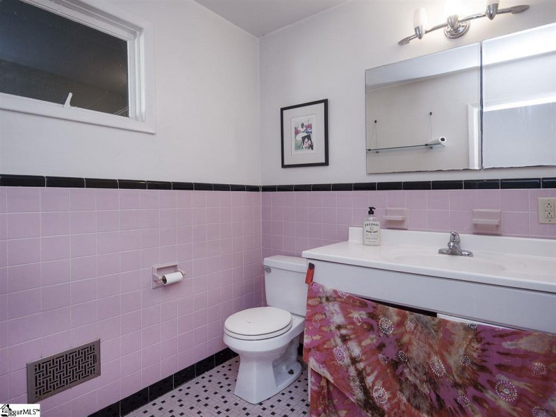 Property image 4 at 312 Fairview Drive, Greenville, SC 29609