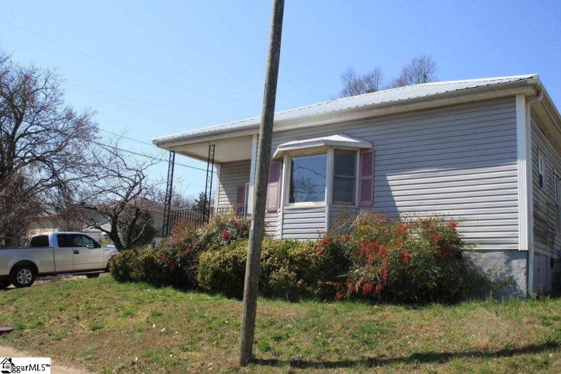 Property image 2 at 21 D Street, Greenville, SC 29611