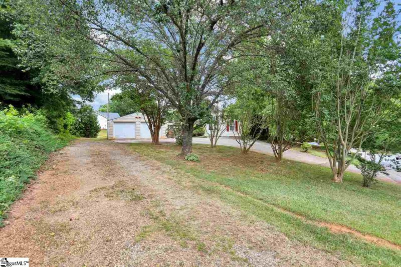 Property image 5 at 100 Lakeforest Drive, Greer, SC 29651