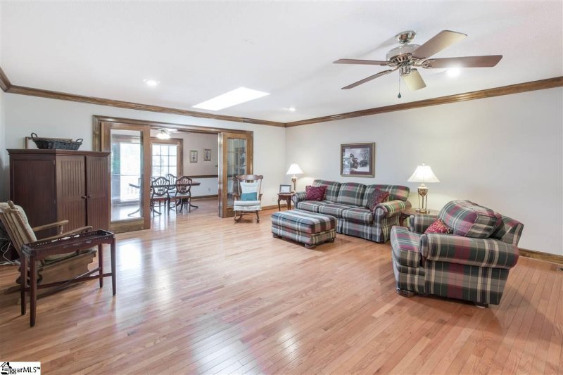 Property image 2 at 15 Club Pointe, Taylors, SC 29687