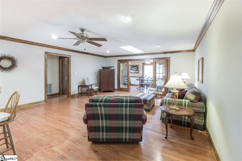 Property image 3 at 15 Club Pointe, Taylors, SC 29687