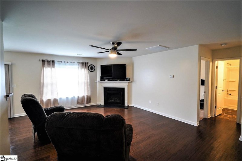 Property image 2 at 511 Mount Laurel Lane, Wellford, SC 29385