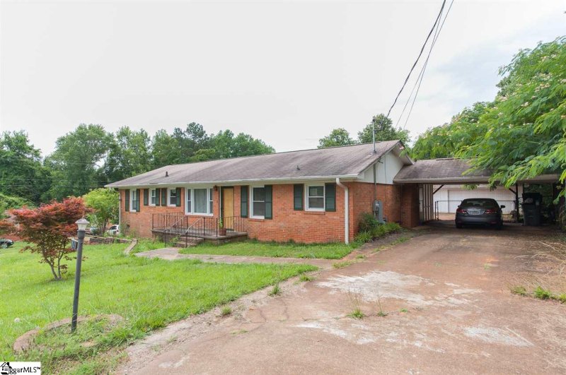 Property image 2 at 14 Elf Lane, Greenville, SC 29617