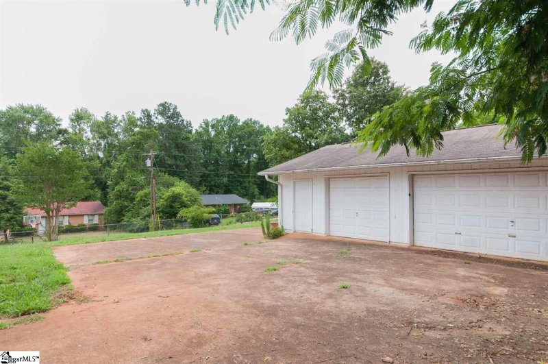 Property image 3 at 14 Elf Lane, Greenville, SC 29617