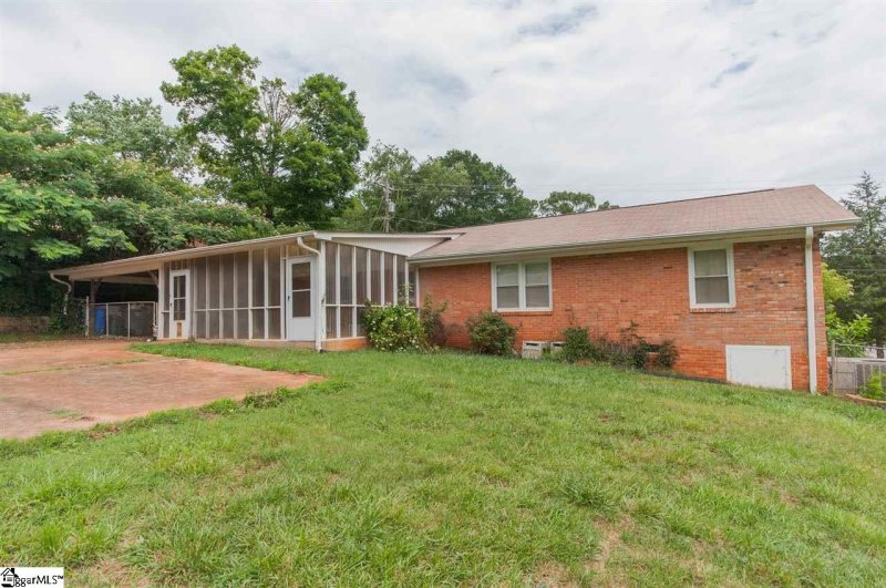 Property image 4 at 14 Elf Lane, Greenville, SC 29617