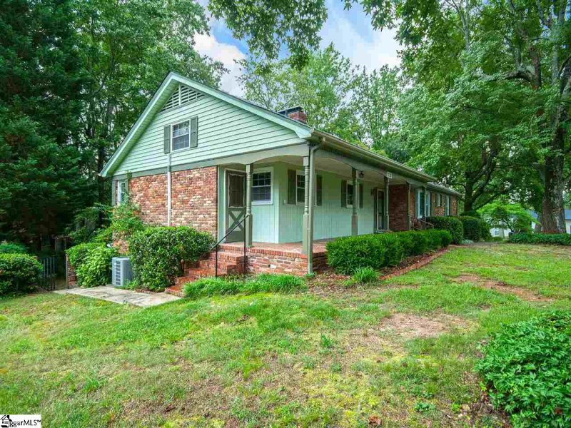 Property image 3 at 201 Sweetbriar Road, Greenville, SC 29615