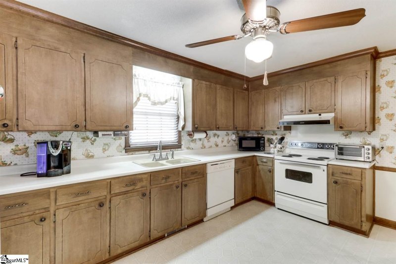 Property image 5 at 201 Winsford Drive, Greenville, SC 29609-2409