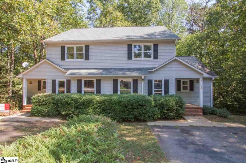 102 Bentwood Lane