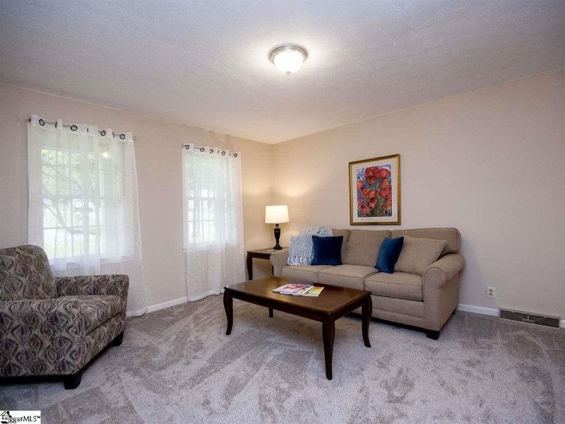 Property image 5 at 5 Newport Drive, Travelers Rest, SC 29690