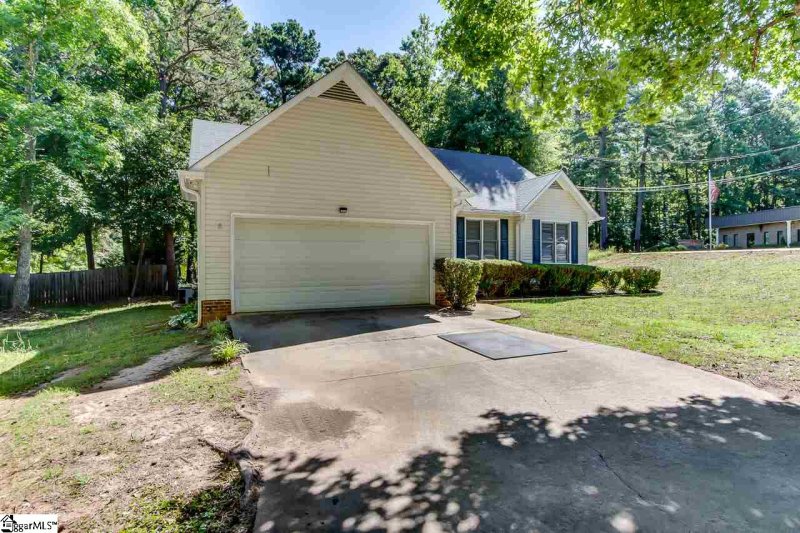 Property image 3 at 315 Dalewood Drive, Simpsonville, SC 29681
