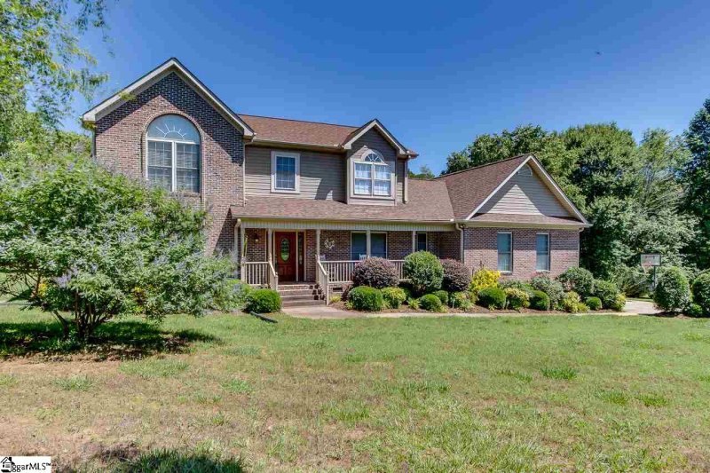 Property image 2 at 110 Saddlebrook Avenue, Pickens, SC 29671