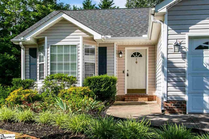 Property image 3 at 1 Michell Drive, Taylors, SC 29687