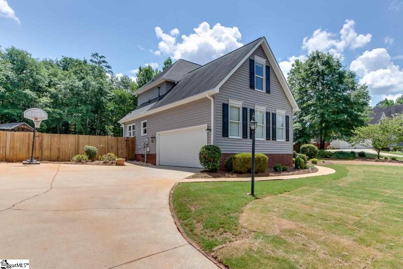Property image 3 at 106 N Clearstone Court, Easley, SC 29642