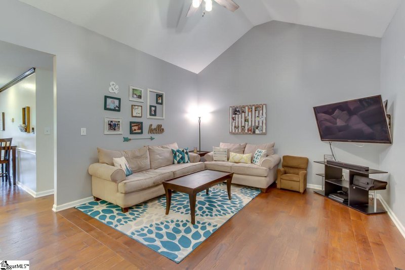 Property image 3 at 303 Dalewood Drive, Simpsonville, SC 29681