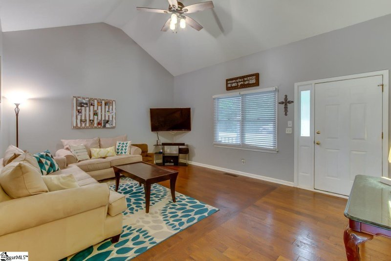 Property image 4 at 303 Dalewood Drive, Simpsonville, SC 29681