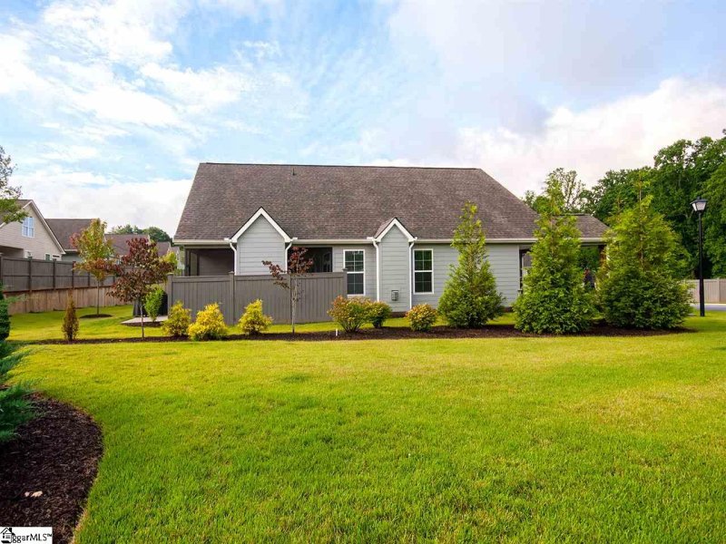 Property image 4 at 694 Ponden Drive, Greer, SC 29650