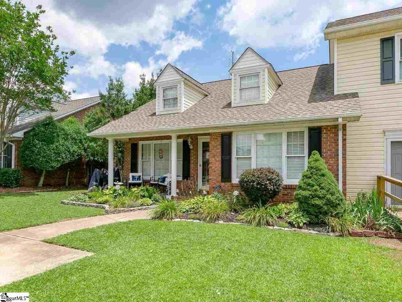 Property image 2 at 329 West Pointe Drive, Spartanburg, SC 29301