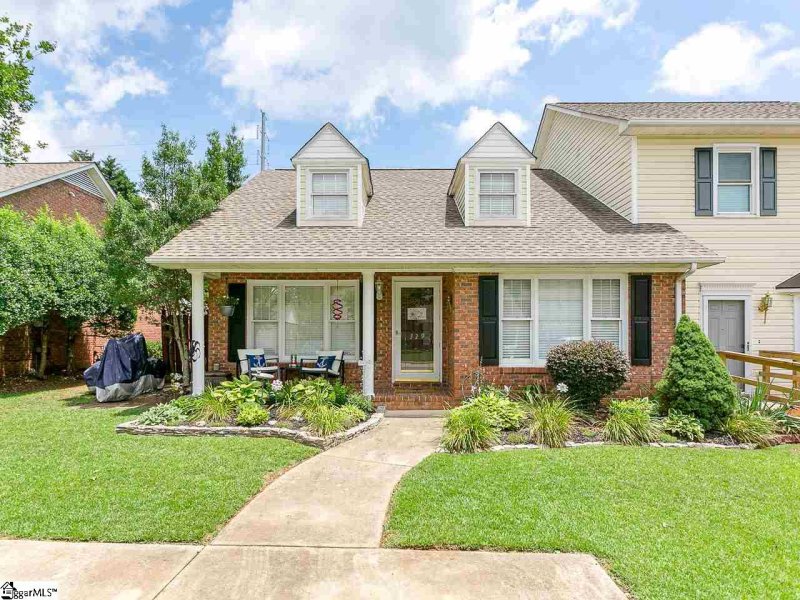 Property image 3 at 329 West Pointe Drive, Spartanburg, SC 29301