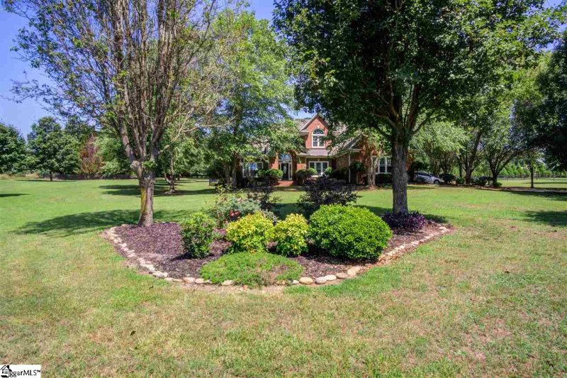 Property image 3 at 307 Bruce Farm Circle, Simpsonville, SC 29681