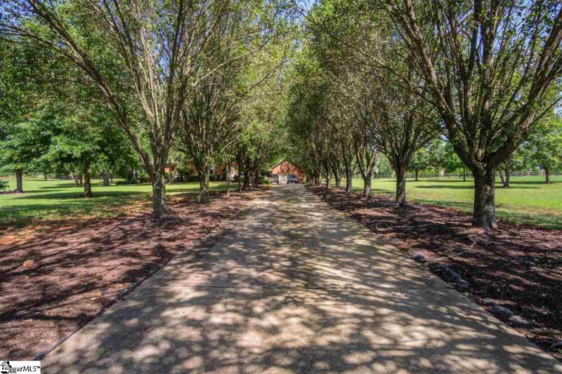 Property image 4 at 307 Bruce Farm Circle, Simpsonville, SC 29681